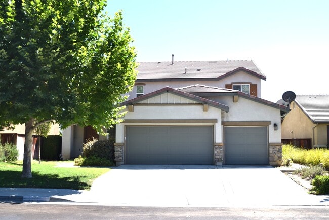 property at 32436 Shadow Canyon Trl