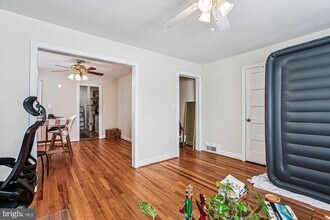 904 N Ivy St in Arlington, VA - Building Photo - Building Photo