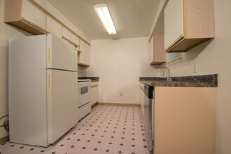 125 E Elmore St in Lebanon, OR - Building Photo - Building Photo