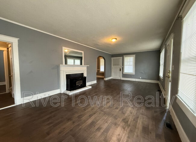 property at 1027 Stonewall St