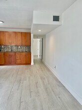 221 SW 9th Ave, Unit 1 in Miami, FL - Foto de edificio - Building Photo