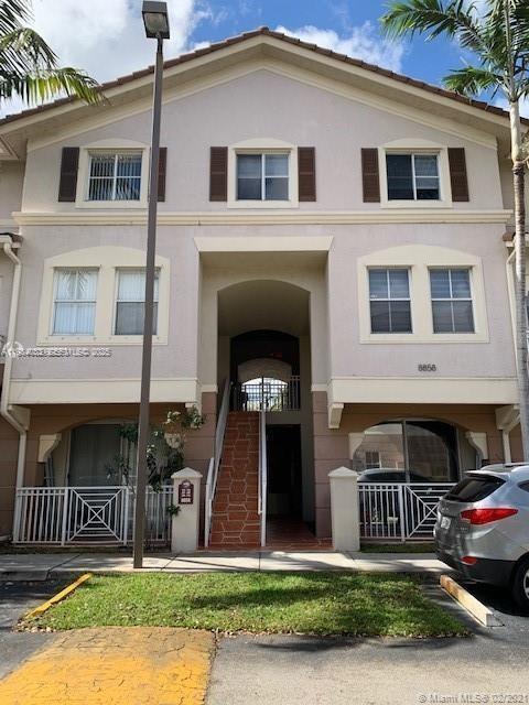 8826 W Flagler St in Miami, FL - Foto de edificio - Building Photo