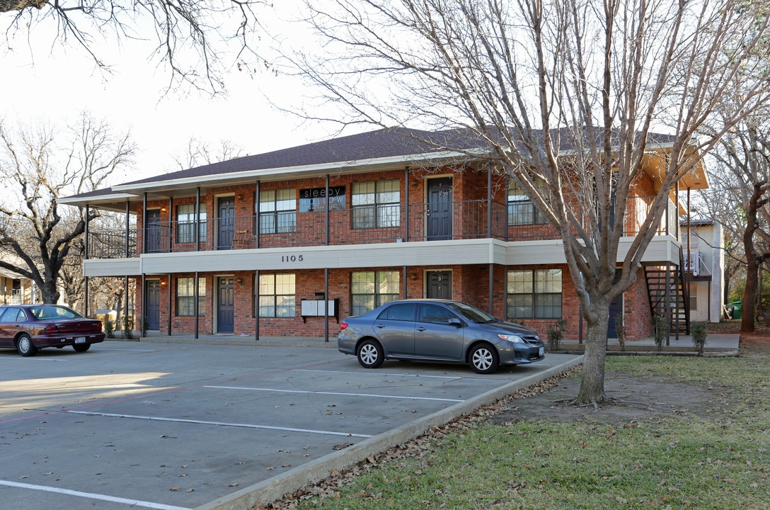 Sleepy Hollow Apartments in Denton, TX - Building Photo