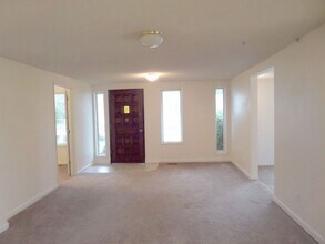 6910 NE 131st Ave in Vancouver, WA - Building Photo - Building Photo