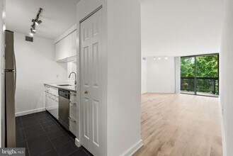 601 24th St NW in Washington, DC - Building Photo - Building Photo