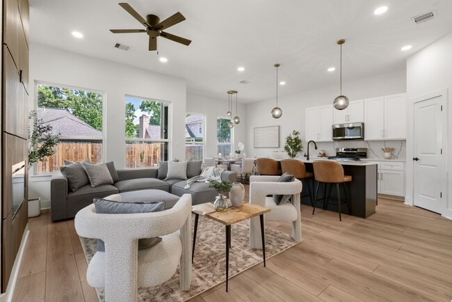 22806 August Leaf Dr