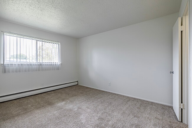 Cedar Creek Apartments in Okemos, MI - Foto de edificio - Interior Photo