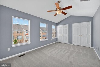13117 Kidwell Field Rd in Herndon, VA - Building Photo - Building Photo