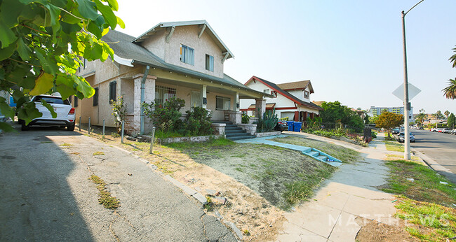 236 N Carondelet St in Los Angeles, CA - Building Photo - Building Photo