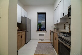 407 West Dr in New York, NY - Building Photo - Building Photo