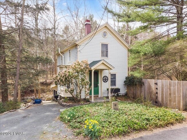 144 Sawkill Ave in Milford, PA - Foto de edificio - Building Photo