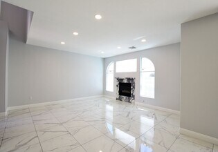 8711 Villa Jeremiah Ln in Las Vegas, NV - Building Photo - Building Photo