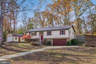 22397 Armstrong Dr in Leonardtown, MD - Building Photo