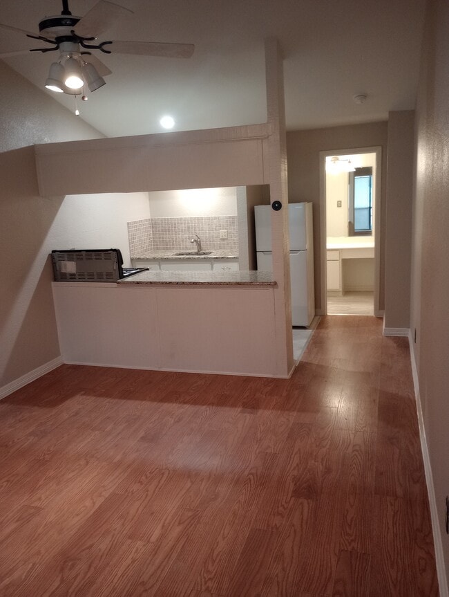 property at 7152 Fair Oaks Ave