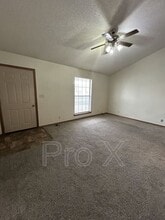 7097 SE 66th Terrace in Riverton, KS - Foto de edificio - Building Photo