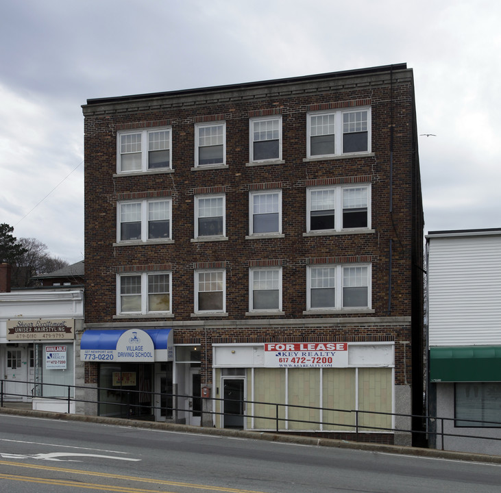 323-325 Newport Ave in Quincy, MA - Building Photo