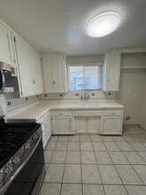 161 N H St in Oxnard, CA - Building Photo - Building Photo