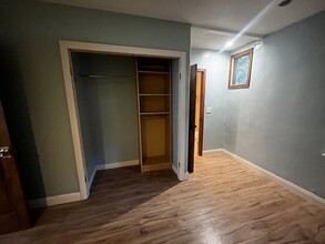 2021 Greenleaf St in Santa Ana, CA - Foto de edificio - Building Photo