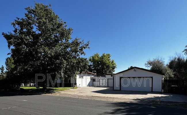 property at 940 S Geneva St