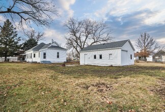 213 Iowa St in Murdock, NE - Foto de edificio - Building Photo