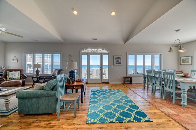 property at 1821 N Shore Dr
