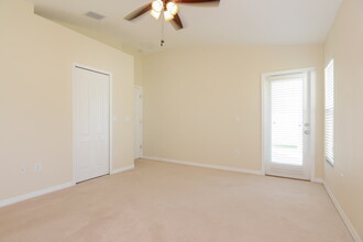 2205 Colville Chase Dr in Ruskin, FL - Building Photo - Building Photo
