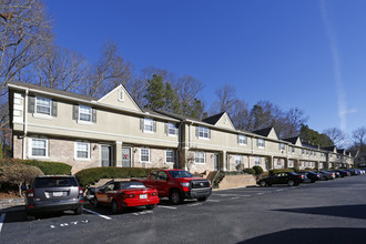 Highgate at Sandy Springs in Atlanta, GA - Foto de edificio - Building Photo