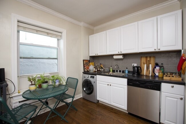 2127 N Fremont St, Unit J03P