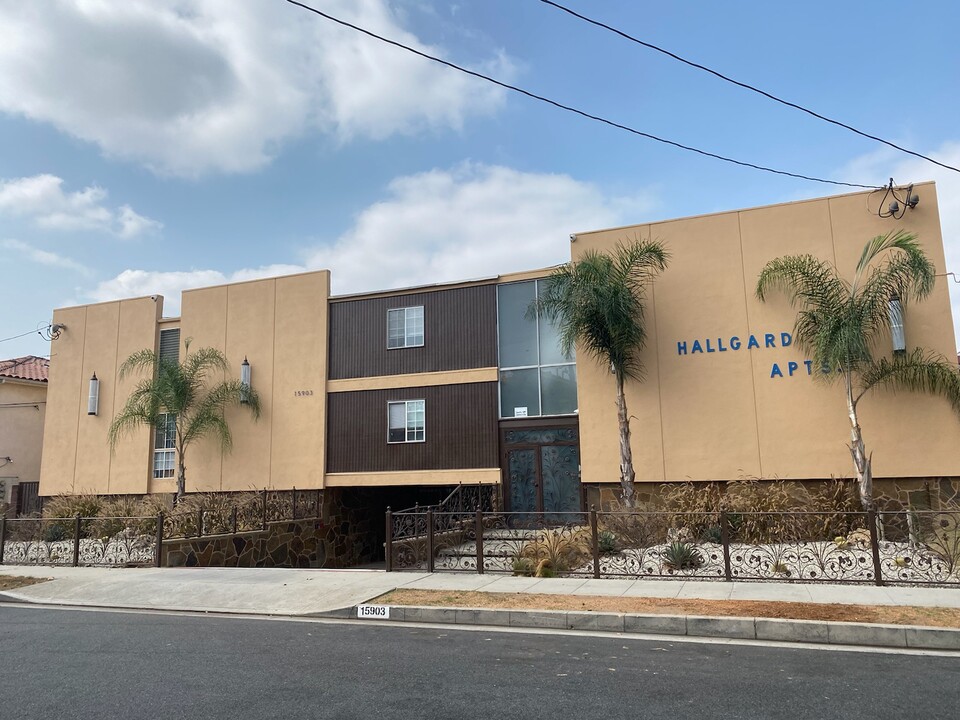 15903 Halldale Ave, Unit 14 in Gardena, CA - Building Photo