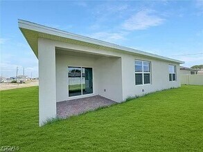 2210 NW 11th St in Cape Coral, FL - Building Photo - Building Photo