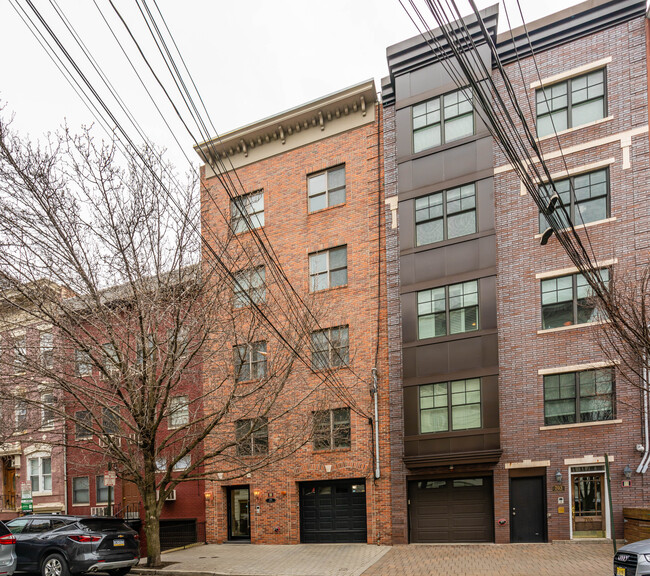 705 Adams St in Hoboken, NJ - Building Photo - Building Photo