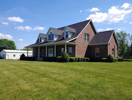 11969 E Terre Haute Rd in Paris, IL - Building Photo