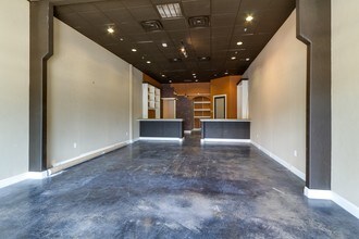 33 Main St in Colleyville, TX - Foto de edificio - Building Photo