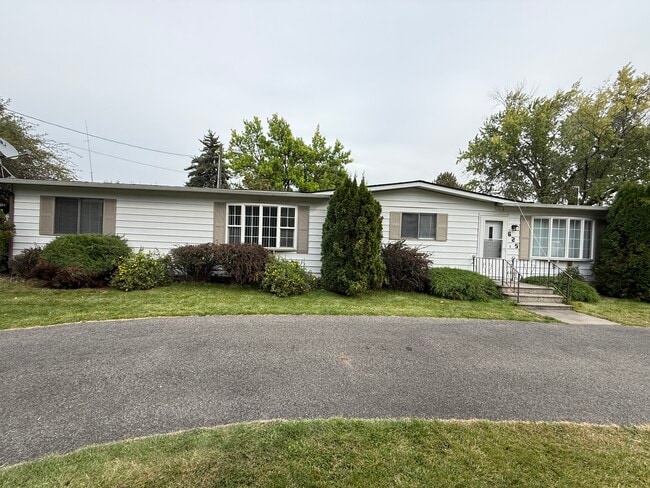 625 S Evergreen Rd