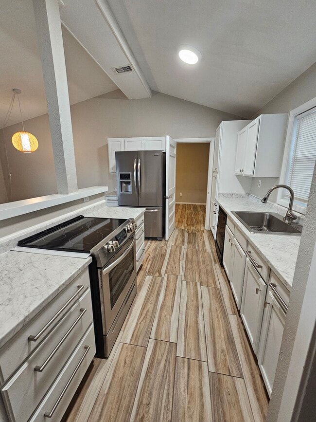 property at 1010 S Plains Park Dr