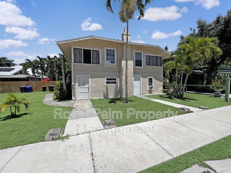 1615 Evans Ave in Ft. Myers, FL - Building Photo