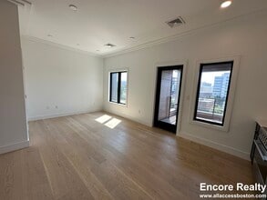 50 Leo M Birmingham Pkwy, Unit 607 in Boston, MA - Building Photo - Building Photo