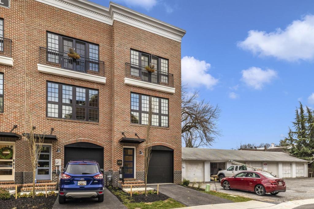 418 N Maxwell Ave in Frederick, MD - Building Photo