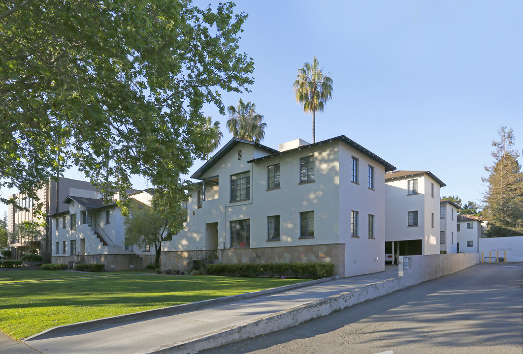 Ellenberg Apartments in San Jose, CA - Foto de edificio