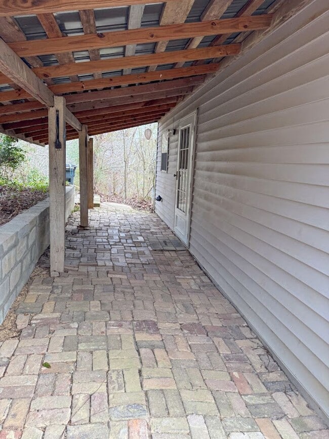 property at 2816 Longvale Ln