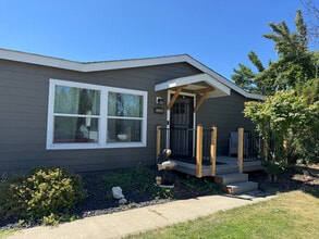 1400 Evergreen Rd in Deer Park, WA - Building Photo - Building Photo