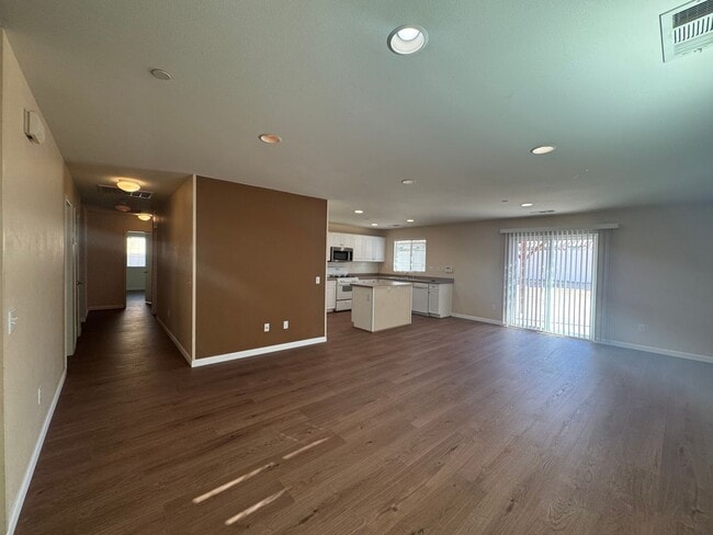 16069 Papago Pl in Victorville, CA - Building Photo - Building Photo