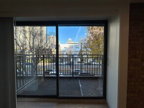 1254 N La Salle Dr, Unit 1220 North LASALLE, #1220 in Chicago, IL - Building Photo - Building Photo