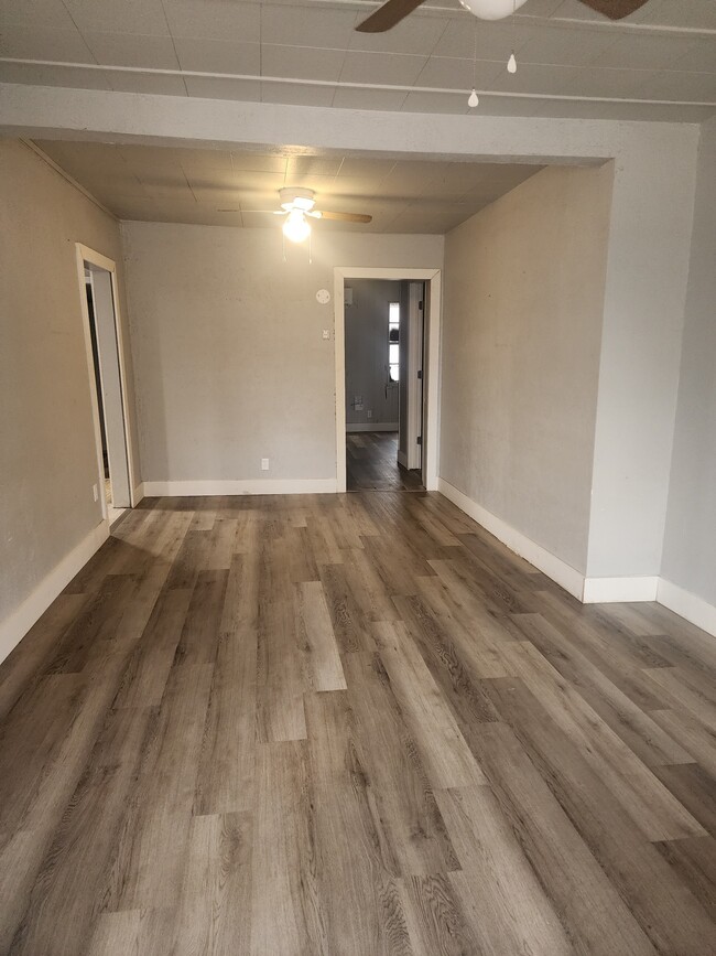 111 W Locust Ave in Enid, OK - Building Photo - Building Photo