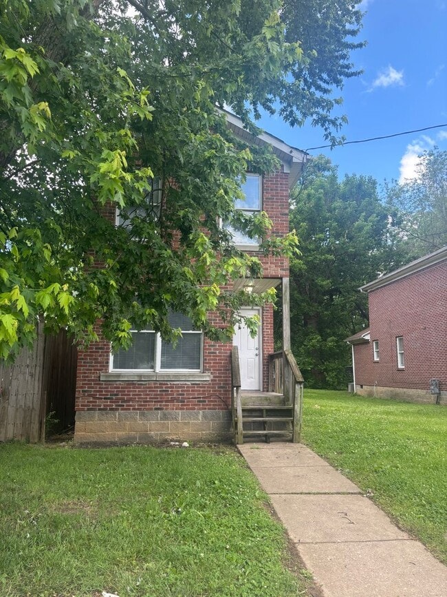 property at 2404 Montgomery St