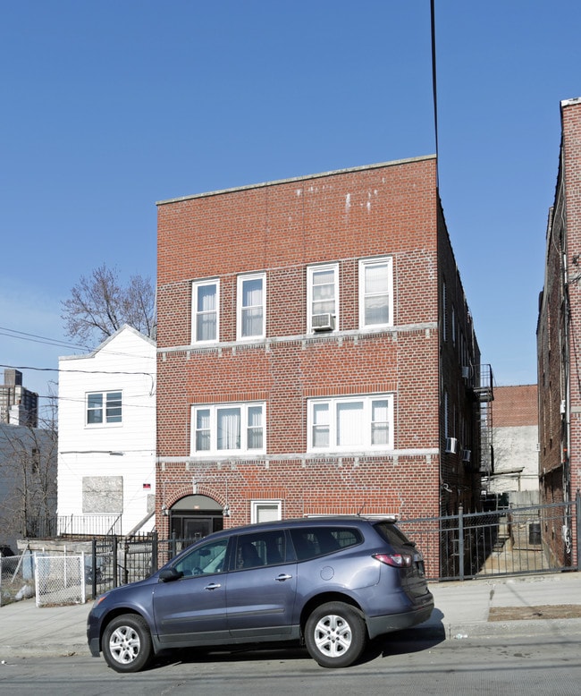 3671 Paulding Ave in Bronx, NY - Foto de edificio - Building Photo
