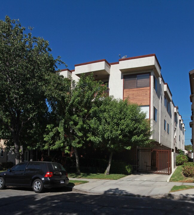 623 E Cypress Ave in Burbank, CA - Foto de edificio