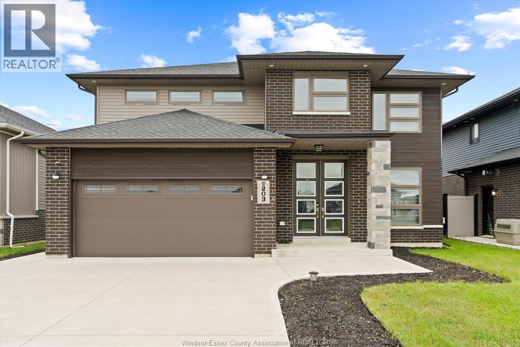 203 Clarke St in Amherstburg, ON - Building Photo