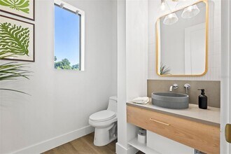 210 W Columbus Dr in Tampa, FL - Building Photo - Building Photo