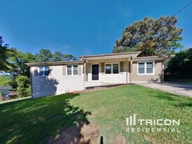 7179 Carolyn Cir in Lithia Springs, GA - Building Photo